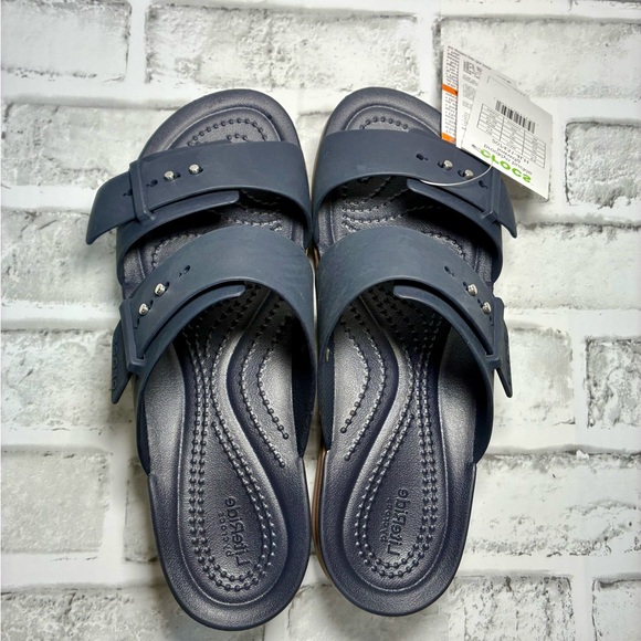NWT Crocs Brooklyn Platform Sandals in Navy and Tan 7W - Picture 3 of 5